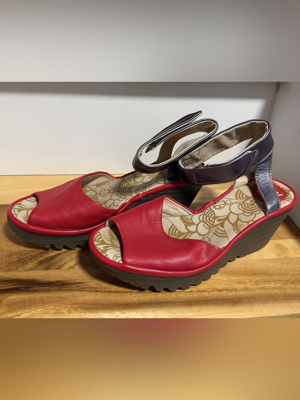 FLY LONDON YULA WEDGE RED & SILVER LEATHER ANKLE STRAP COMFORT SANDALS 37